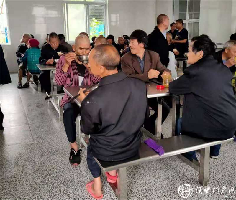 流浪老人被困暴雨中，鎮村干部施救解危難 ——碑壩鎮“五個大走訪、辦好民生事”黨史學習教育實踐活動紀實