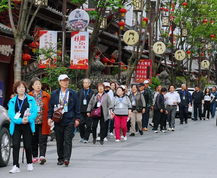 “西漢攜手 樂游享老”旅居首發(fā)團(tuán)抵達(dá)漢中