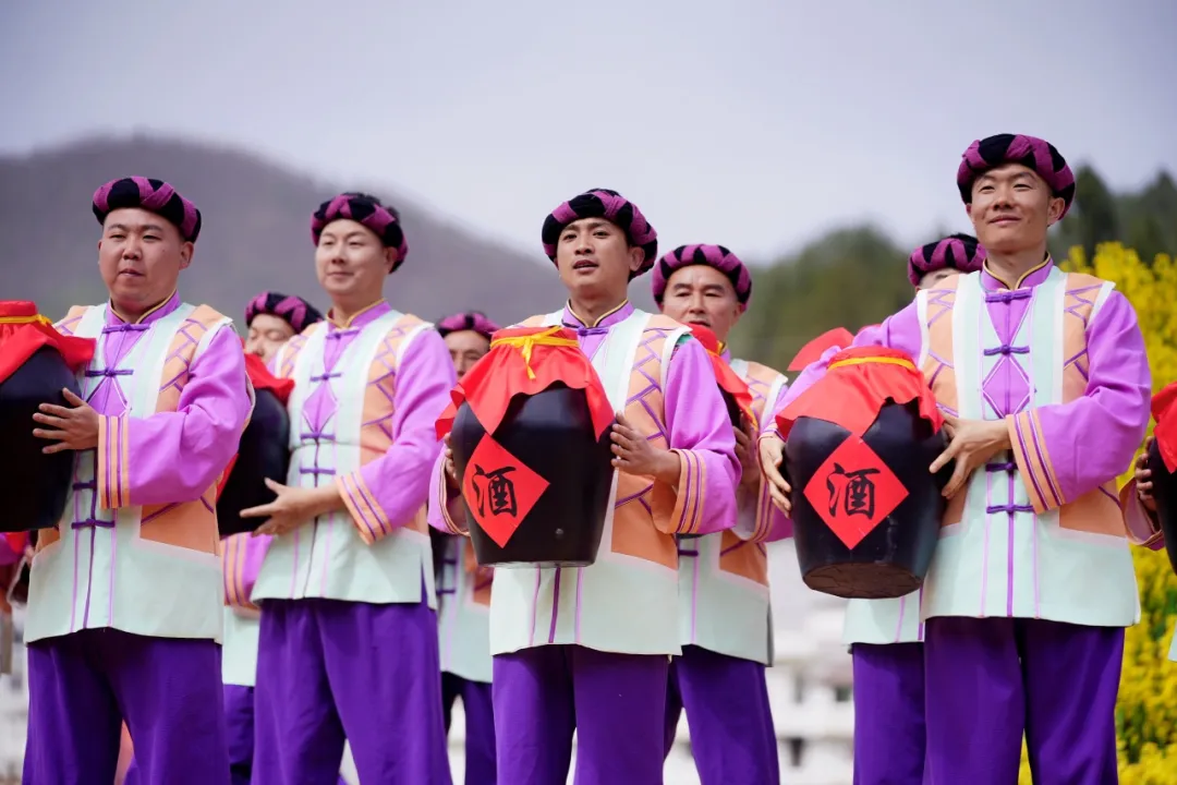 2025年全國春季“村晚”示范展示暨陜南民歌實景劇《風起巴山》首演圓滿落幕！