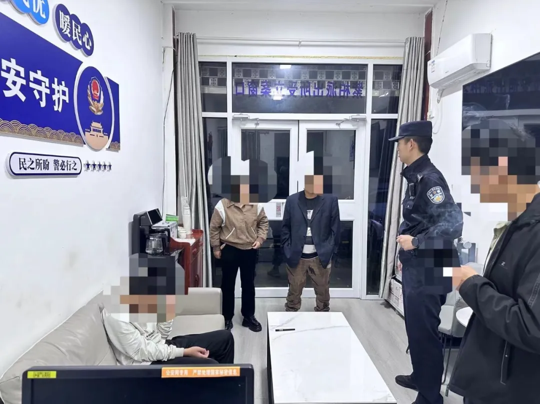 “熊孩子”雨夜離家出走，民警全力尋找4小時(shí)終找回