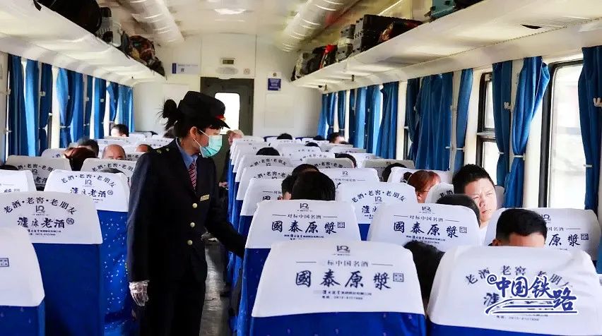 老鄉(xiāng)叫它“雙節(jié)棍”！這列經過漢中的火車可能是中國最短的