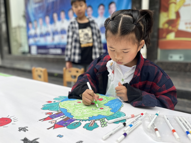 綠色節能，舊物換“新”生！ 漢中愛爾眼科醫院開展“世界地球日”系列活動插圖2