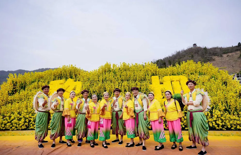 清明打卡黎壩，看《風起巴山》，賞限定花海